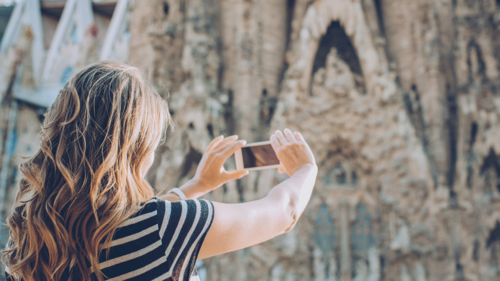 The Art of Storytelling Through Travel Photography: Capturing Experiences and Cultures через the Lens