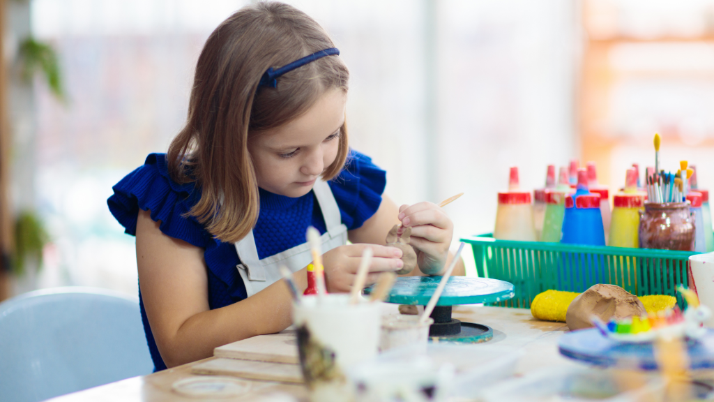 Choosing the Right Art Class for Your Child