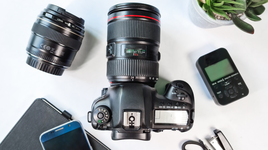 Top 8 Must-have Photography Gear You Should Have In Your Camera Bag